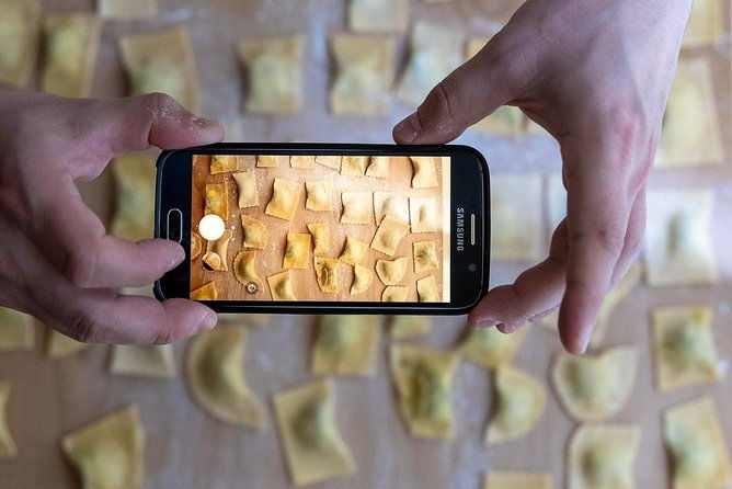 prosecco-and-pasta-making-class-at-locals-home-in-verona