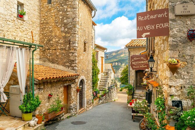 provence-countryside-and-its-medieval-villages-private-tour
