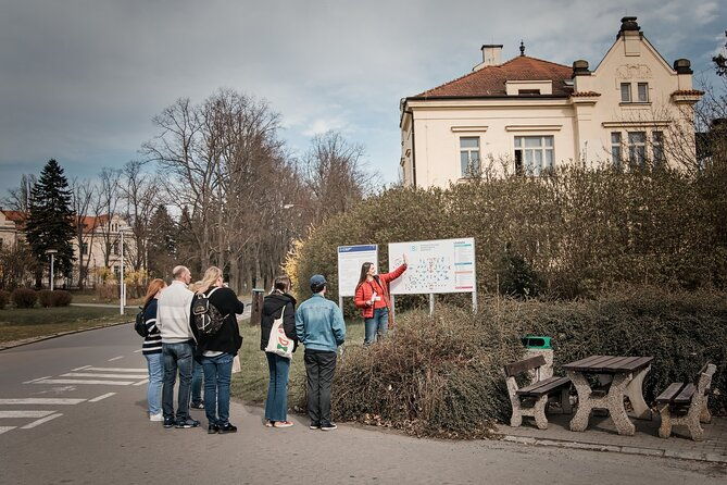 psychiatric-hospital-abandoned-cemetery