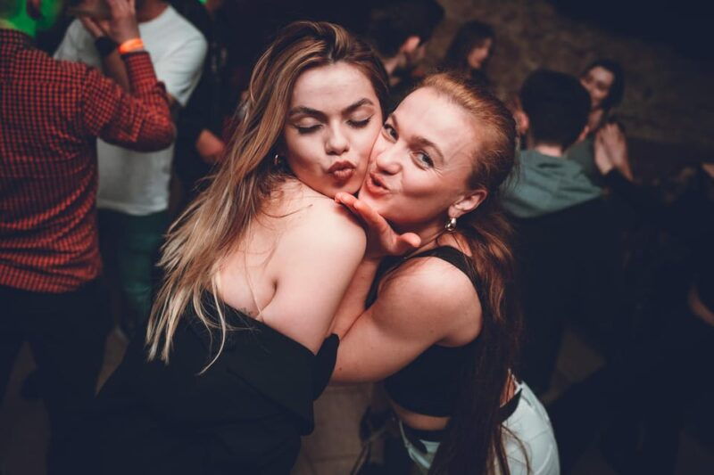 pub-crawl-1-hour-open-bar-then-vip-to-5-clubs-krakow