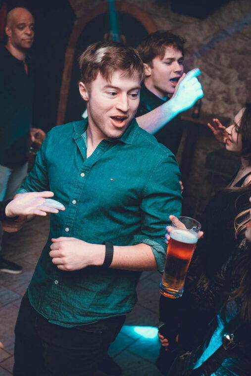 pub-crawl-1-hour-open-bar-then-vip-to-5-clubs-krakow