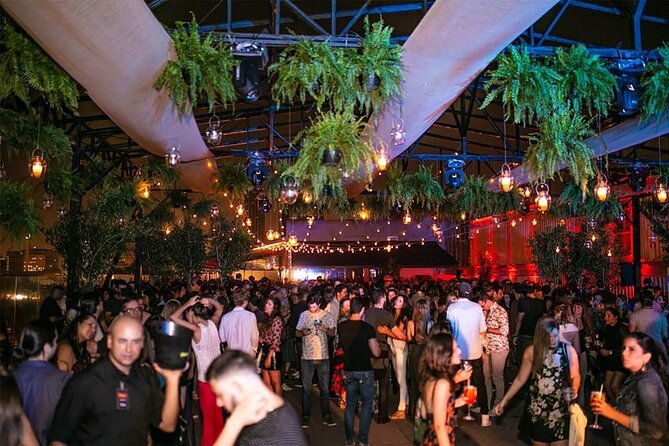 pub-crawl-in-rio-with-transfer