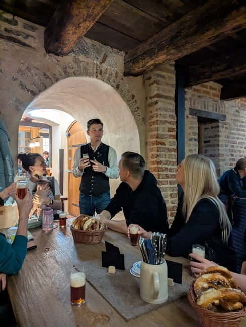 Pub crawl incl. Oktoberfest museum guided tour with beer tasting (private) - Why This Tour Works Well for Different Travelers