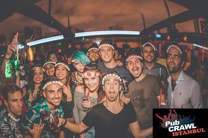 pub-crawl-istanbul-rooftop-parties-party-bus