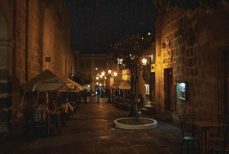 pub-crawl-tour-in-arequipa-with-drinks-and-vip-access