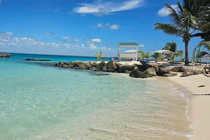 public-paradise-in-saona-relaxation-and-adventure-on-dream-beaches