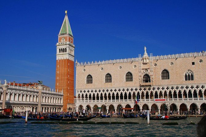 public-tour-powerful-venice