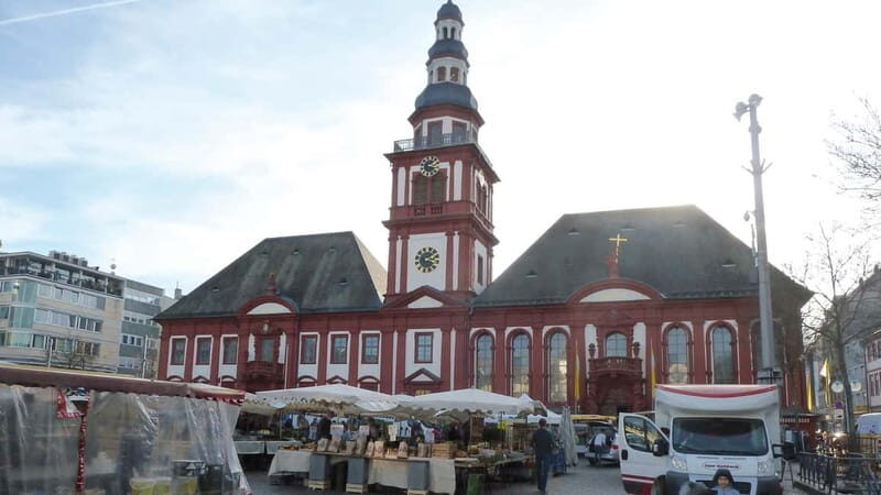 Public tour With Bertha Benz through the city of inventors Costume tour - Key Points