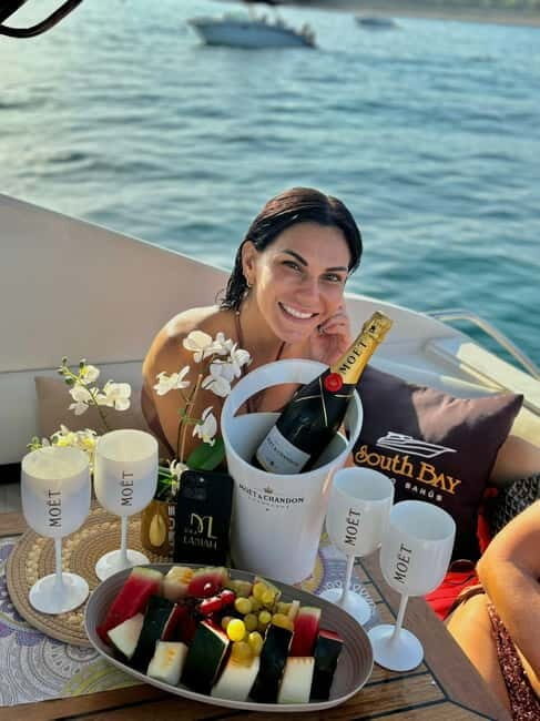 Puerto Banús: Bachelorette party on a yacht - The Atmosphere: Music, Champagne, and Fun