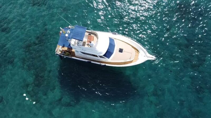puerto-colon-shared-private-boat-trip-with-snack-drinks