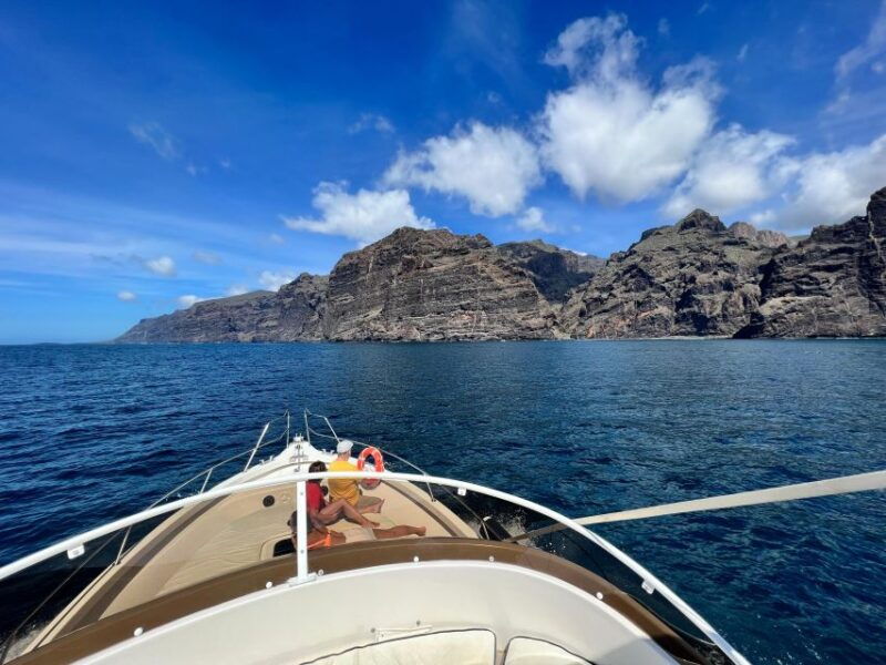 puerto-colon-shared-private-boat-trip-with-snack-drinks