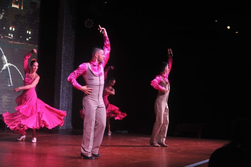 puerto-de-la-cruz-flamenco-show-at-casa-abaco-with-a-drink