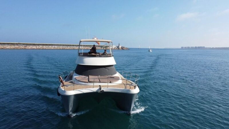 puerto-del-carmen-catamaran-trip-with-water-sports
