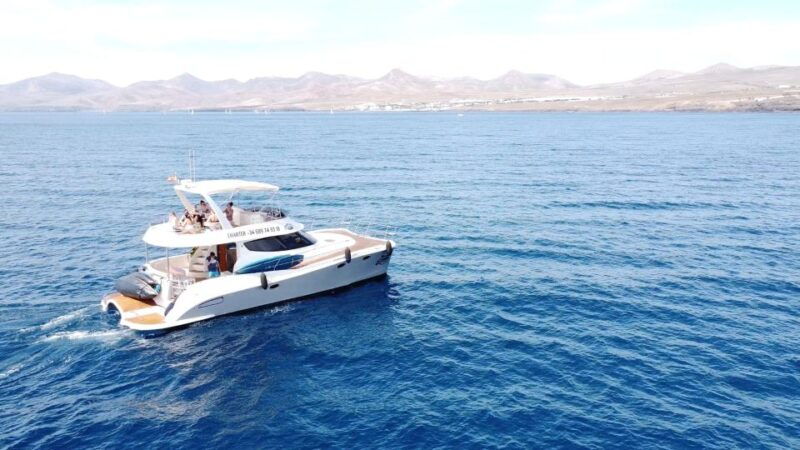 puerto-del-carmen-catamaran-trip-with-water-sports