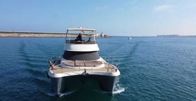 puerto-del-carmen-catamaran-trip-with-water-sports