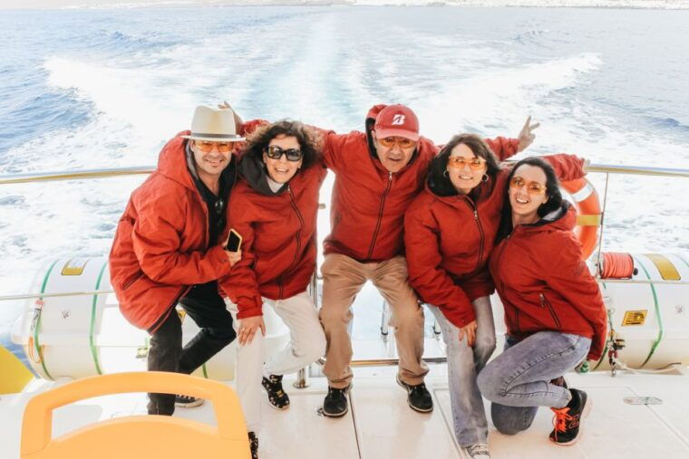 puerto-del-carmen-dolphin-watching-speedboat-tour-with-swim