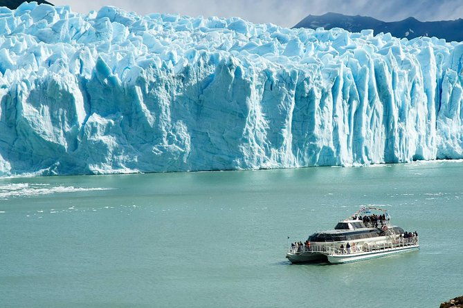puerto-natales-full-day-transport-to-perito-moreno-glacier