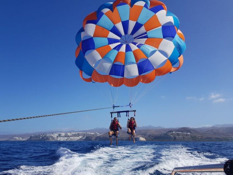 puerto-rico-de-gran-canaria-parasailing