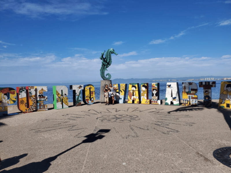 Puerto Vallarta: Bar Crawl Experience - An In-Depth Look at the Puerto Vallarta Bar Crawl