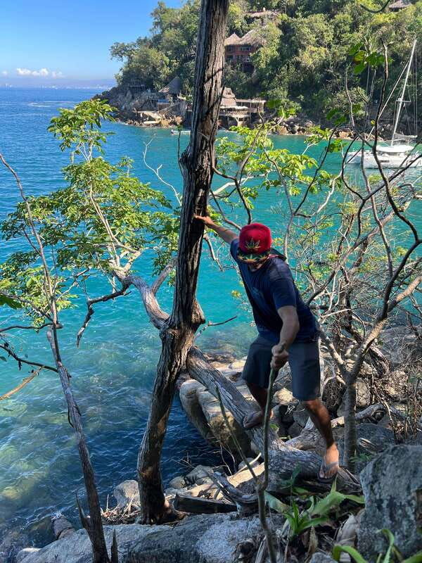 puerto-vallarta-jungle-and-coastline-hike-along-6-beaches