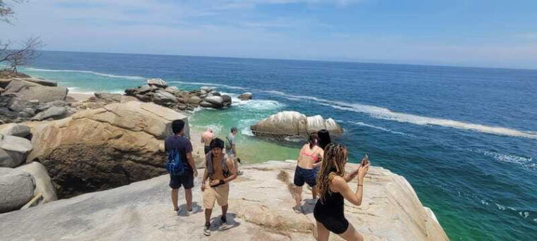 puerto-vallarta-jungle-and-coastline-hike-along-6-beaches