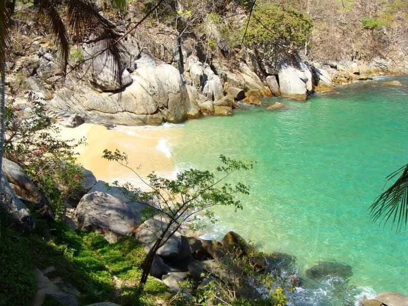 Puerto Vallarta: Los Arcos Snorkel & Beach Private Boat Tour - Who Should Consider This Tour?