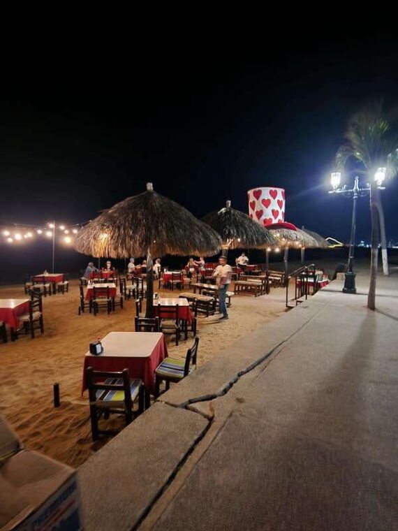 puerto-vallarta-malecon-and-romantic-zone-nightlife-tour