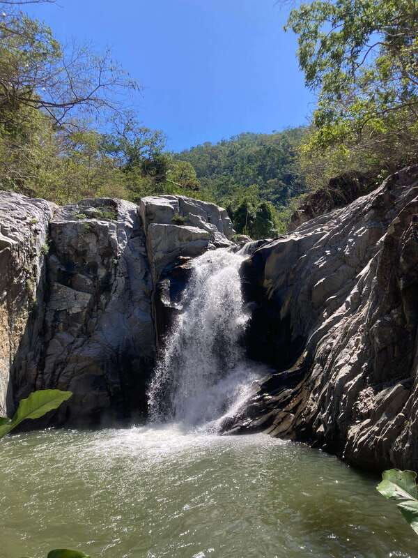 puerto-vallarta-quimixto-waterfall-hike-and-boat-tour