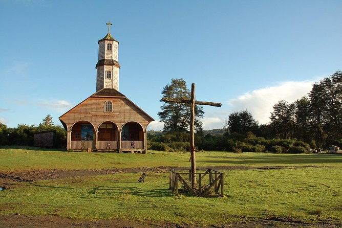 puerto-varas-full-day-chiloe-island-ancud-caulin-and-lacuy