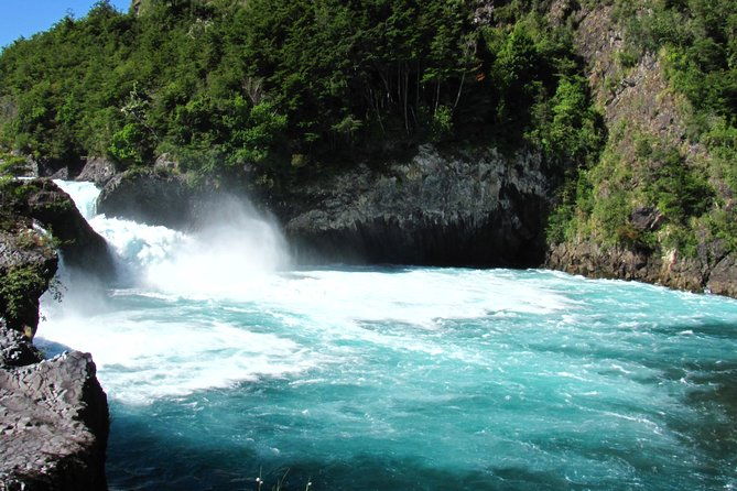 puerto-varas-full-day-osorno-volcano-and-petrohue-falls