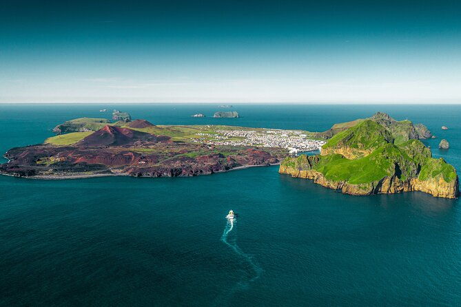 puffin-and-volcano-tour-with-ebbi