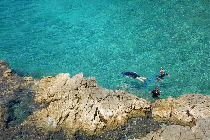 pula-cliffs-cave-kayaking