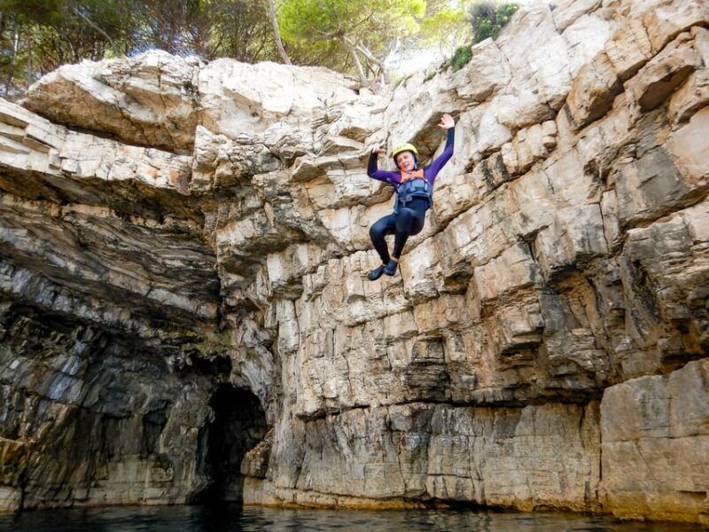 pula-coasteering-adventure-with-guide-and-photos