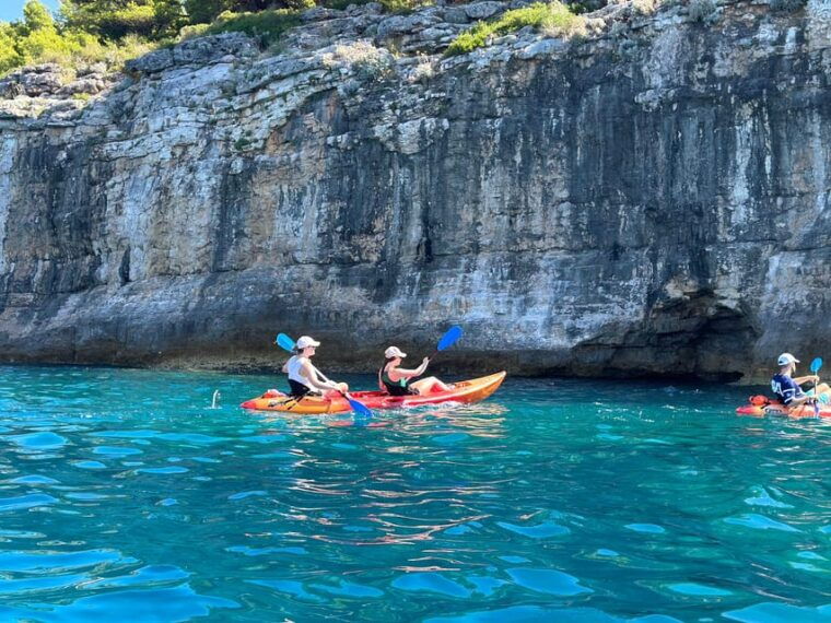 pula-kayak-adventure-with-cave-island-snorkeling