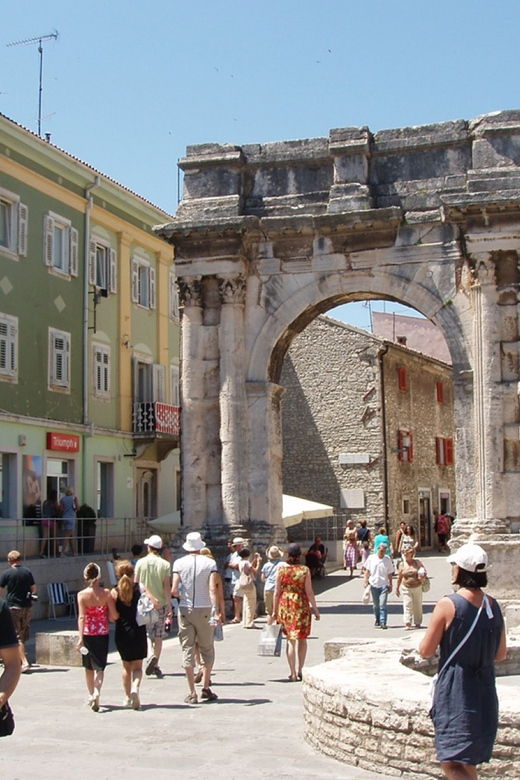 pula-old-town-walking-tour-for-foodies-with-dinner-and-wine
