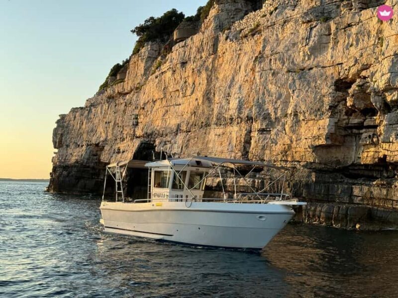Pula: Swimming & snorkeling Boat Tour - Key Points