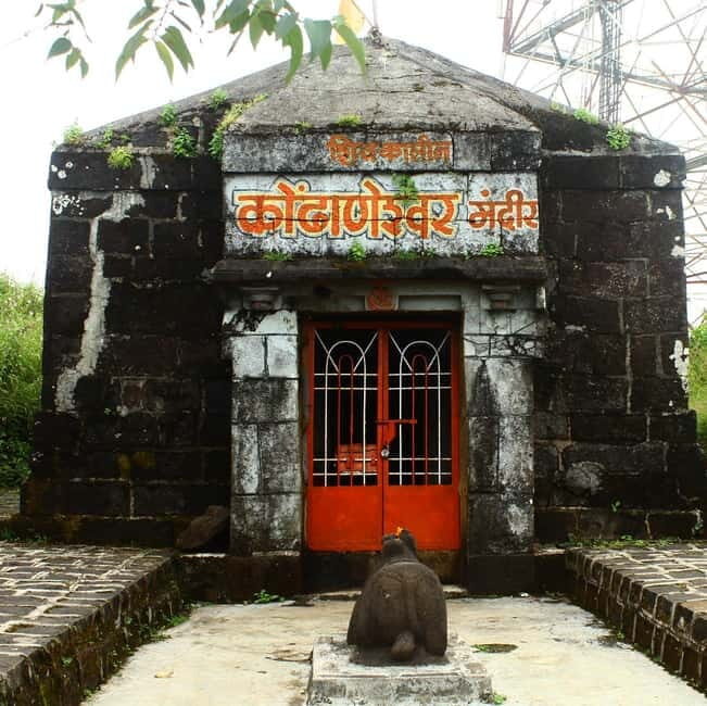 Pune: Sinhagad Fort Hike & Zapurza Museum Full Day Car Tour - Conquering Sinhagad Fort: History, Views, and Stories