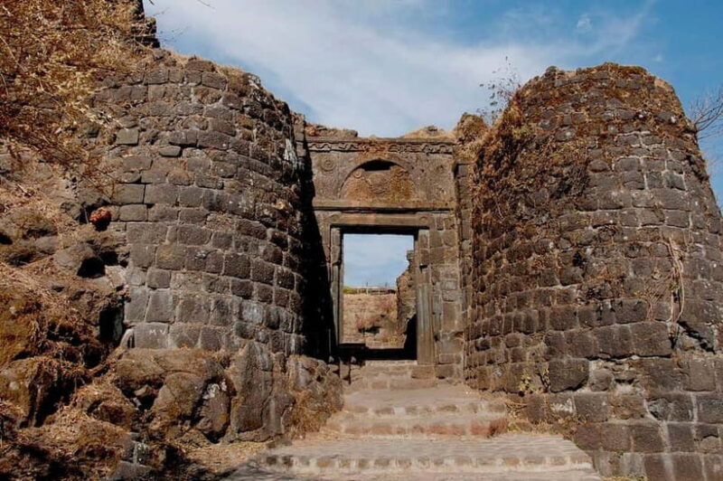 Pune: Sinhagad Fort Hike & Zapurza Museum Full Day Car Tour - Practical Details: What’s Included & What to Keep in Mind