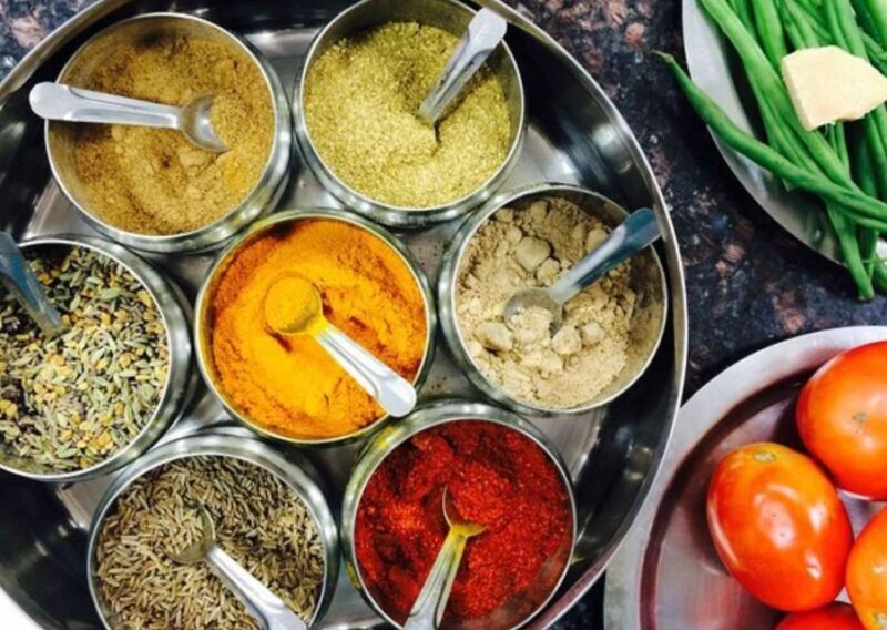 Pune: Traditional Cooking Classes & Dinner with Chef Family - Key Points