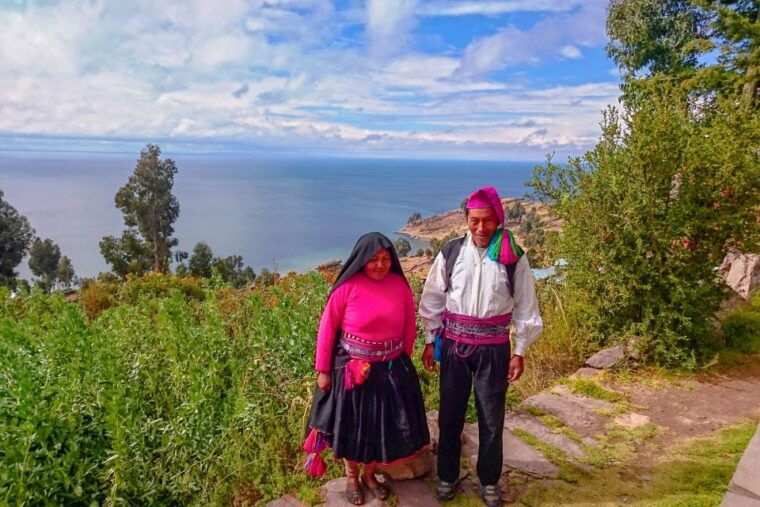 puno-uros-floating-islands-and-taquile-island-full-day-tour