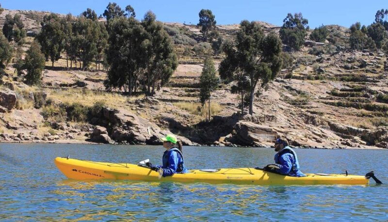 puno-uros-island-kayak-entrance