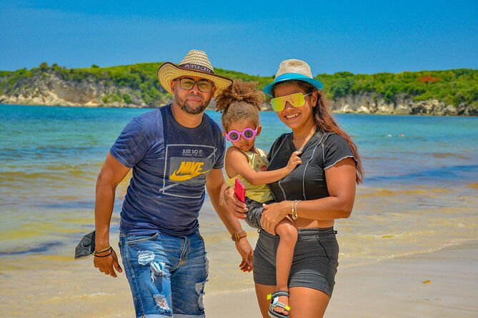 punta-cana-4-hours-tour-in-cueva-playa-horseback-riding