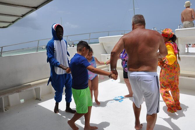 punta-cana-boat-cruise-and-snorkeling-with-open-bar