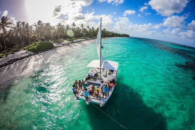 punta-cana-booze-cruise-snorkeling-sand-bar-with-entertainment-2