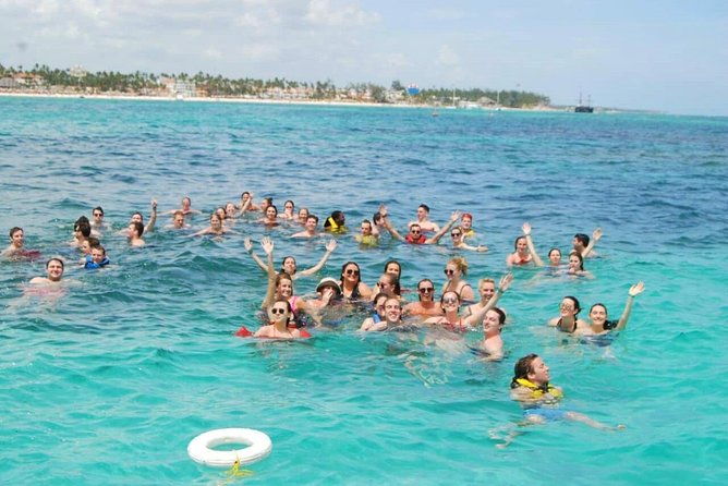 punta-cana-booze-cruise-with-snorkeling-natural-pool-open-bar