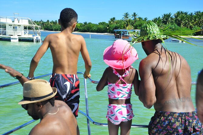 punta-cana-catamaran-tour-reef-snorkeling-and-unlimited-drinks