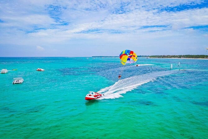 punta-cana-parasailing-experience-over-the-stunning-coastline