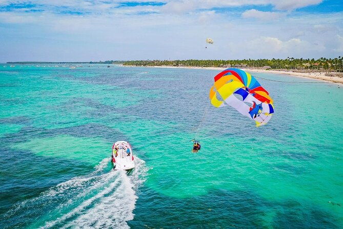 punta-cana-parasailing-experience-over-the-stunning-coastline