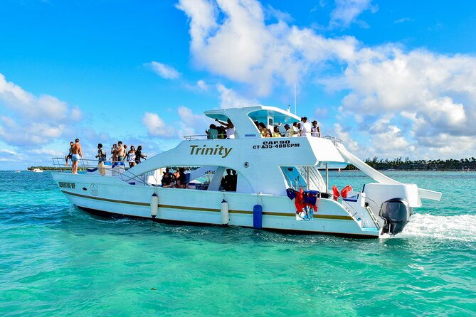 punta-cana-party-boat-and-open-bar-adults-only
