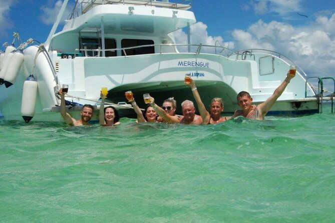 punta-cana-party-boat-with-open-bar-snorkeling-natural-pool